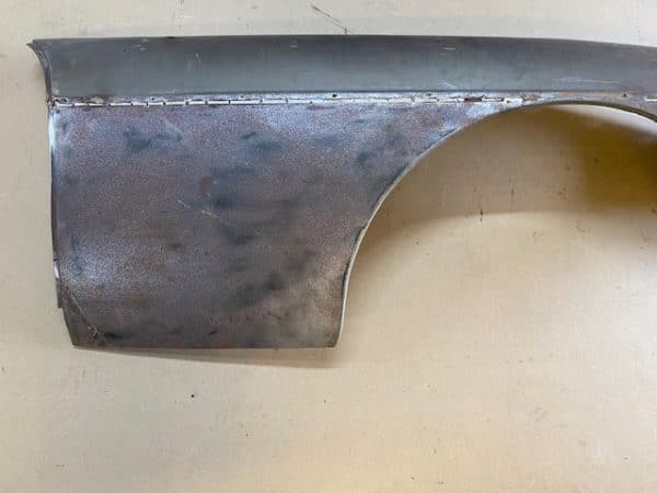 MGB Roadster Front Wing RH - Image 4