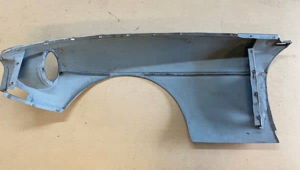 MGB Roadster Front Wing RH - Image 7